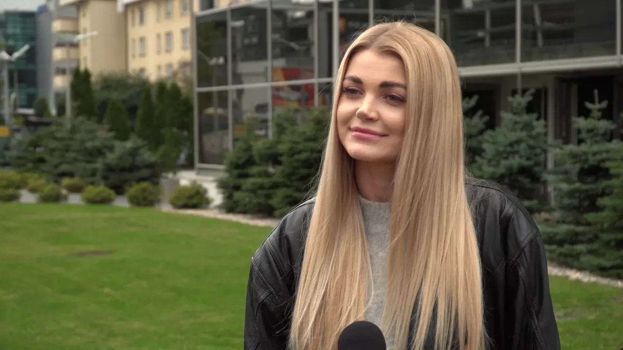 Edyta Folwarska: Nocne warszawskie życie, blichtr i imprezki w modnych knajpach są tylko na pokaz